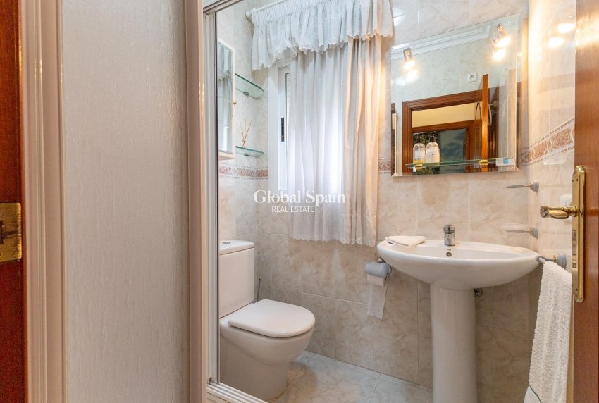 Wiederverkauf - VILLA -
CIUDAD QUESADA