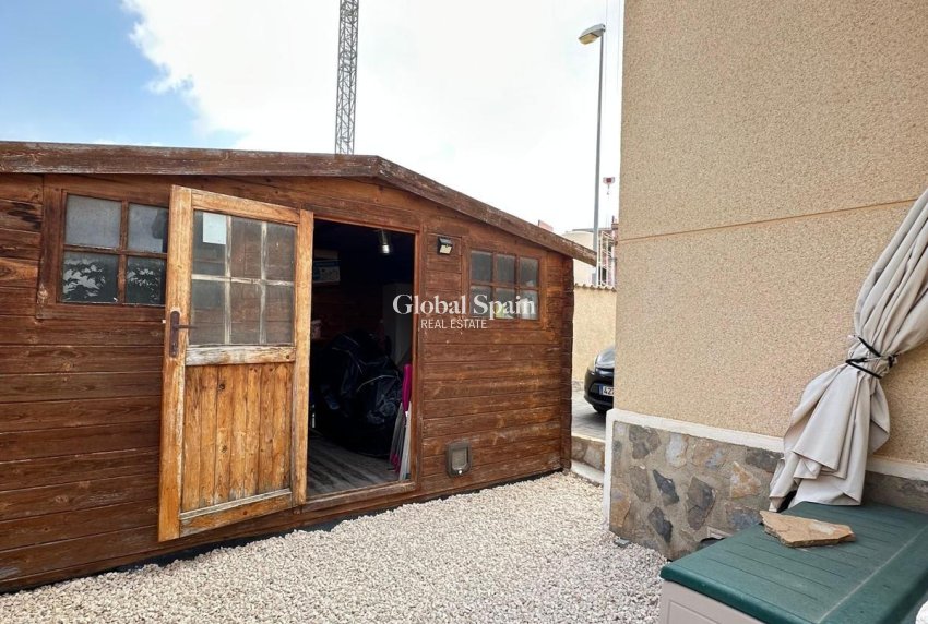 Wiederverkauf - VILLA -
CIUDAD QUESADA