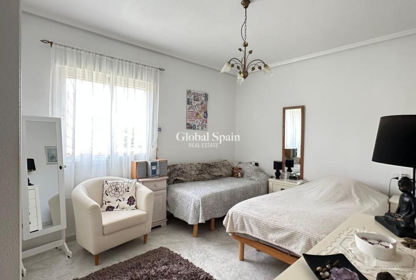 Wiederverkauf - VILLA -
CIUDAD QUESADA