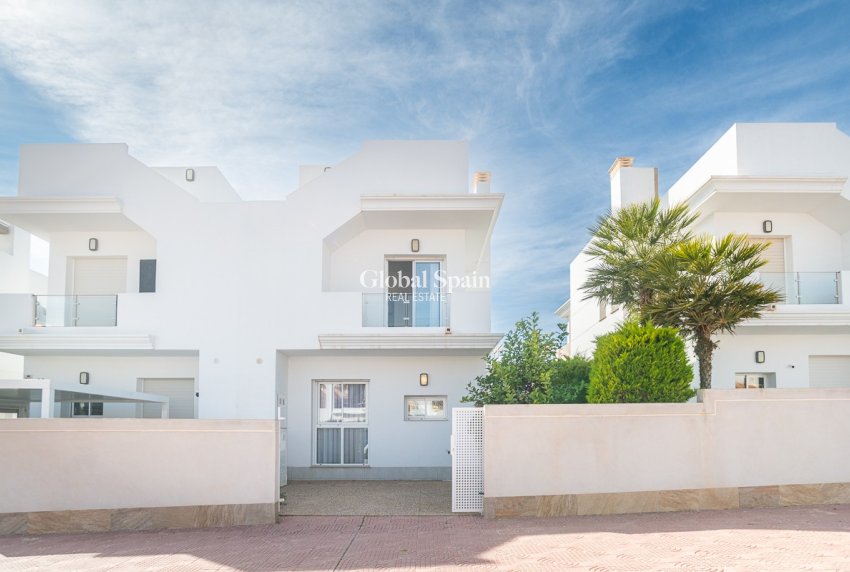 Wiederverkauf - VILLA -
CIUDAD QUESADA