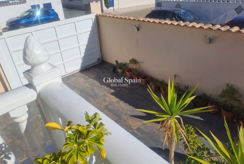 Wiederverkauf - VILLA -
CIUDAD QUESADA