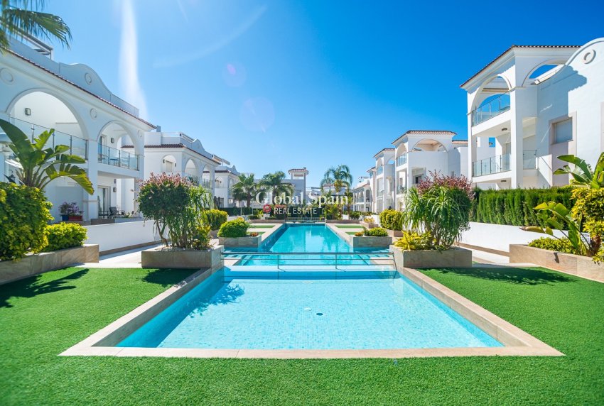 Wiederverkauf - VILLA -
CIUDAD QUESADA