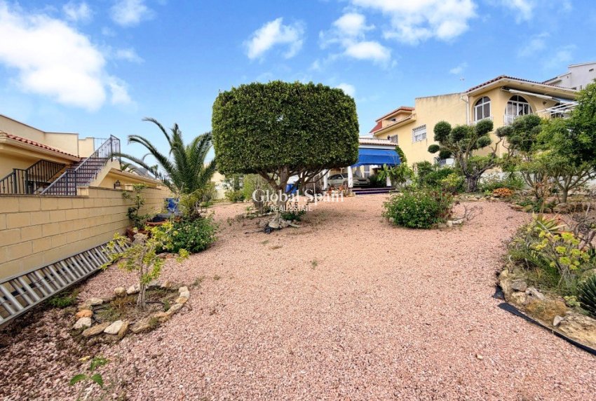 Wiederverkauf - VILLA -
CIUDAD QUESADA