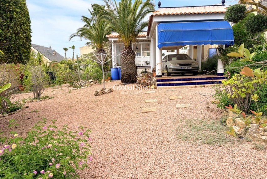 Wiederverkauf - VILLA -
CIUDAD QUESADA