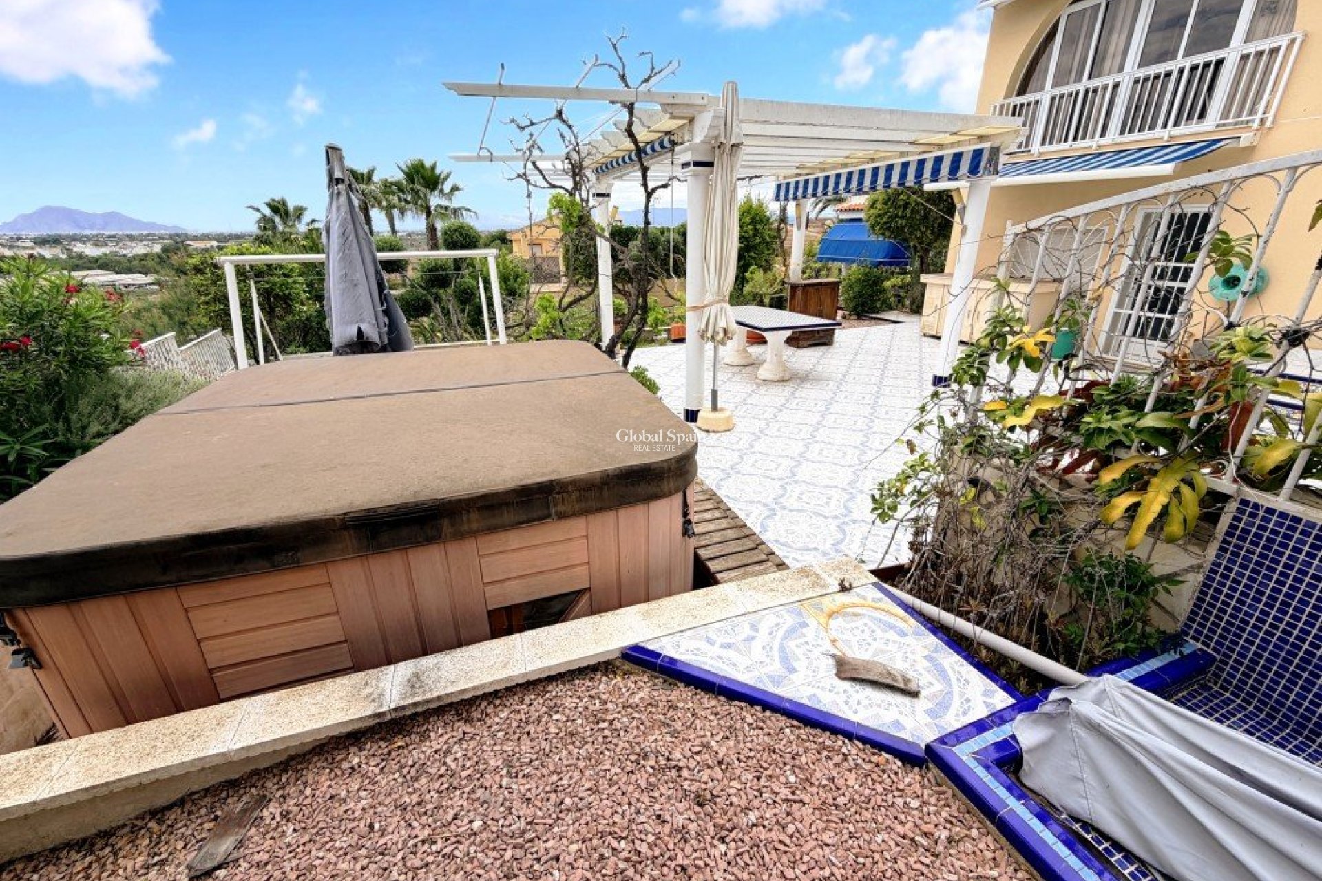 Wiederverkauf - VILLA -
CIUDAD QUESADA