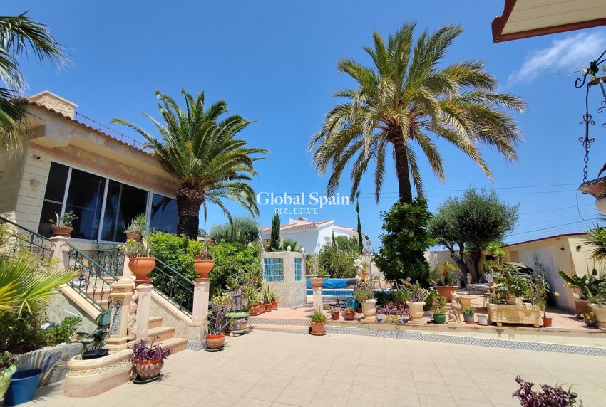 Wiederverkauf - VILLA -
CIUDAD QUESADA