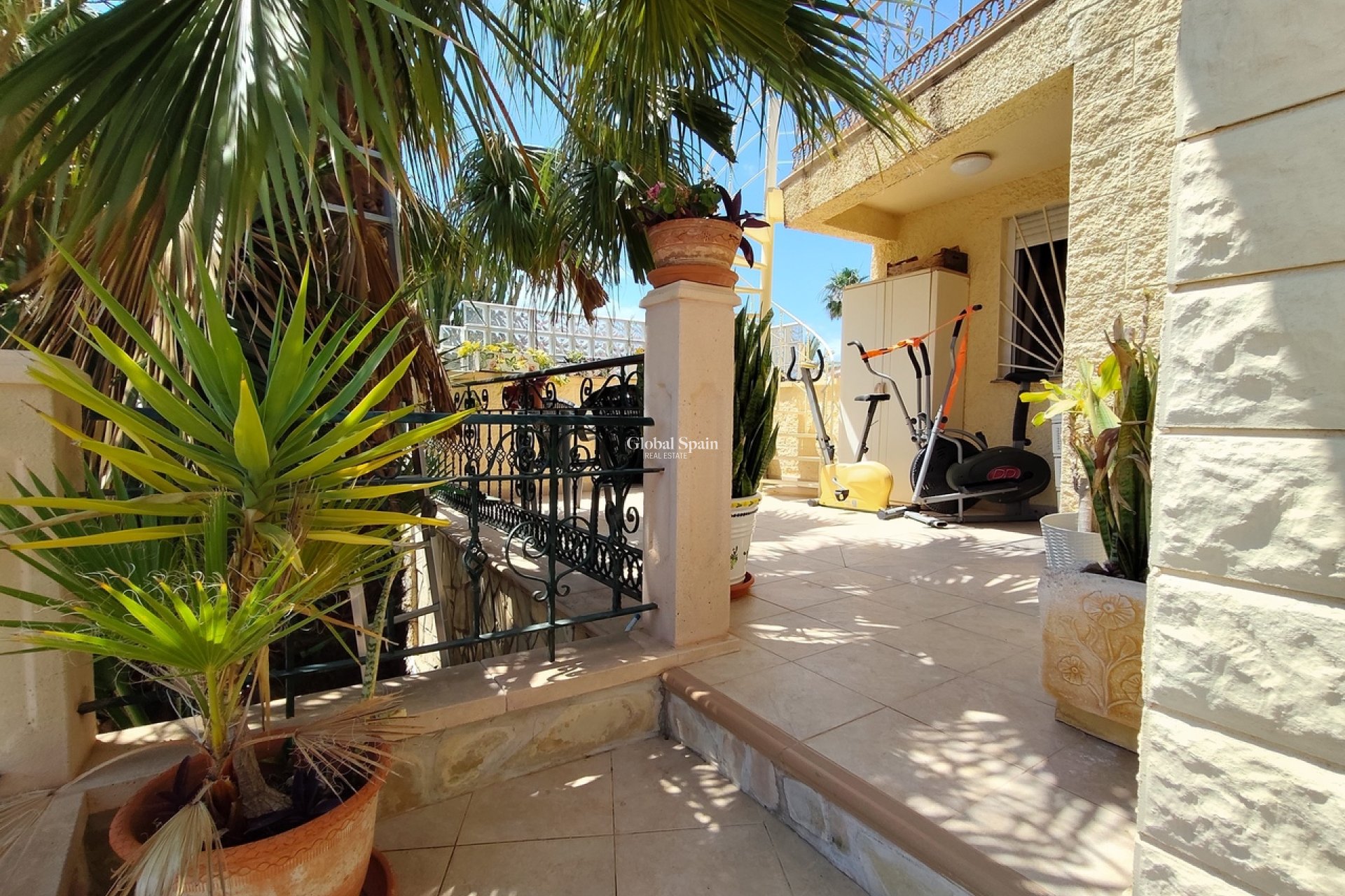 Wiederverkauf - VILLA -
CIUDAD QUESADA