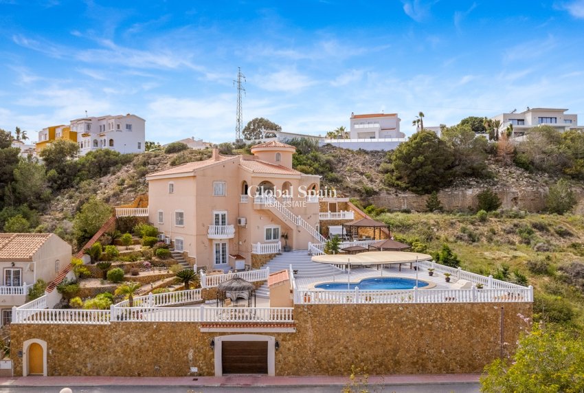 Wiederverkauf - VILLA -
CIUDAD QUESADA