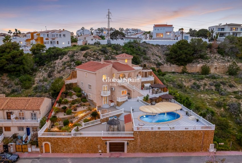 Wiederverkauf - VILLA -
CIUDAD QUESADA