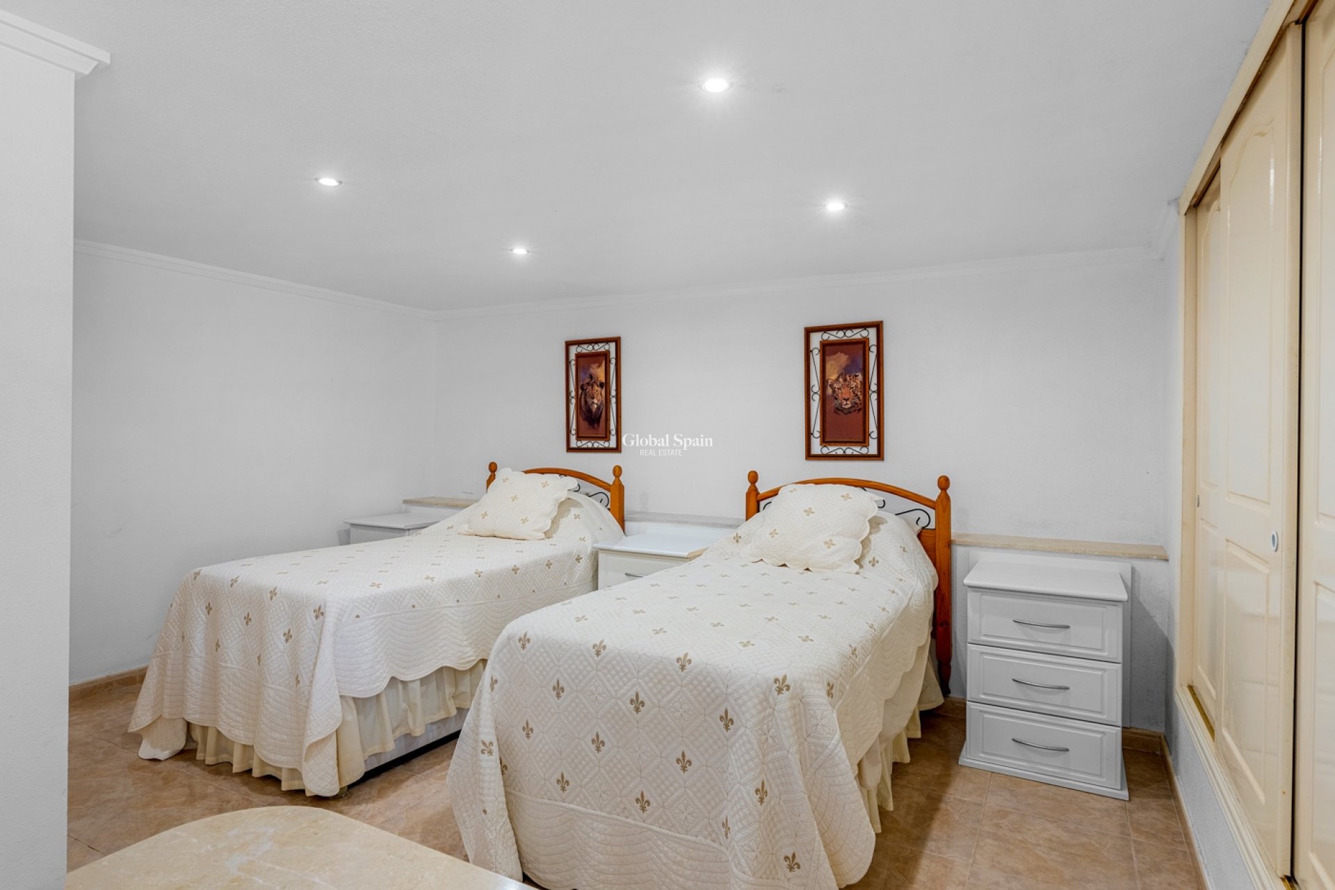 Wiederverkauf - VILLA -
CIUDAD QUESADA