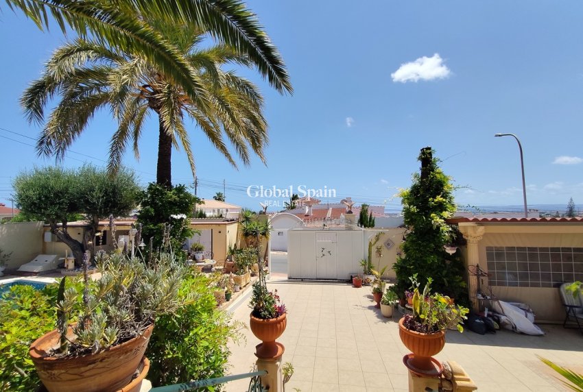 Wiederverkauf - VILLA -
CIUDAD QUESADA