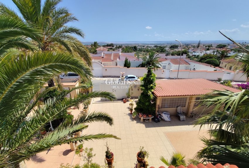 Wiederverkauf - VILLA -
CIUDAD QUESADA