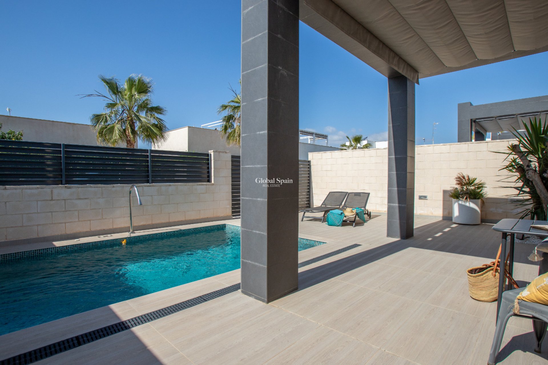 Wiederverkauf - VILLA -
CIUDAD QUESADA