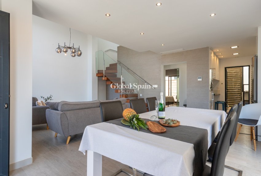 Wiederverkauf - VILLA -
CIUDAD QUESADA