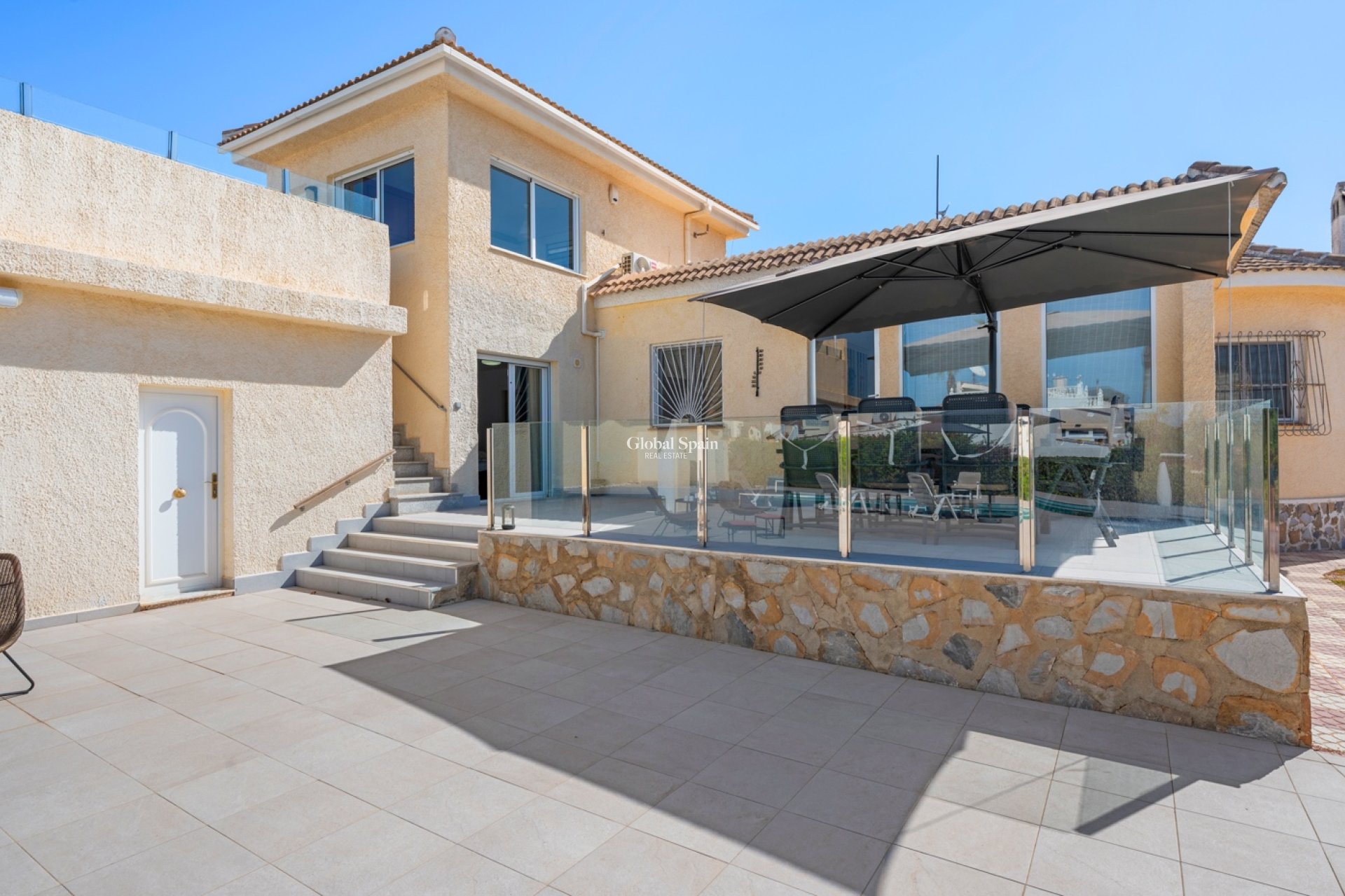 Wiederverkauf - VILLA -
CIUDAD QUESADA