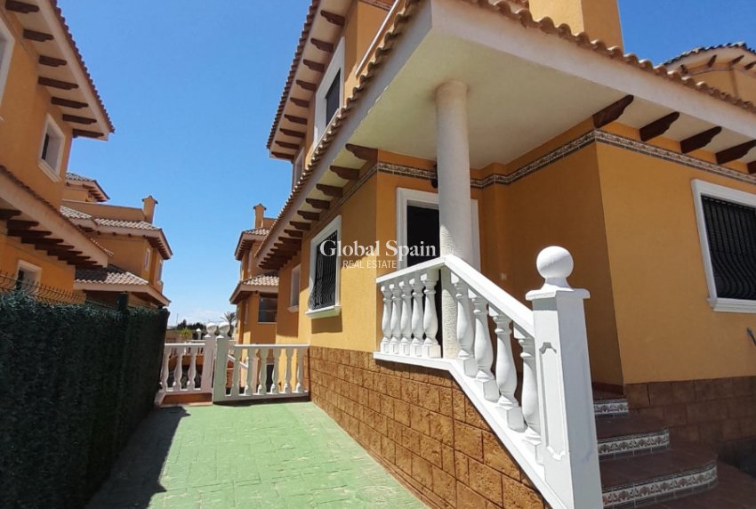 Wiederverkauf - VILLA -
CIUDAD QUESADA
