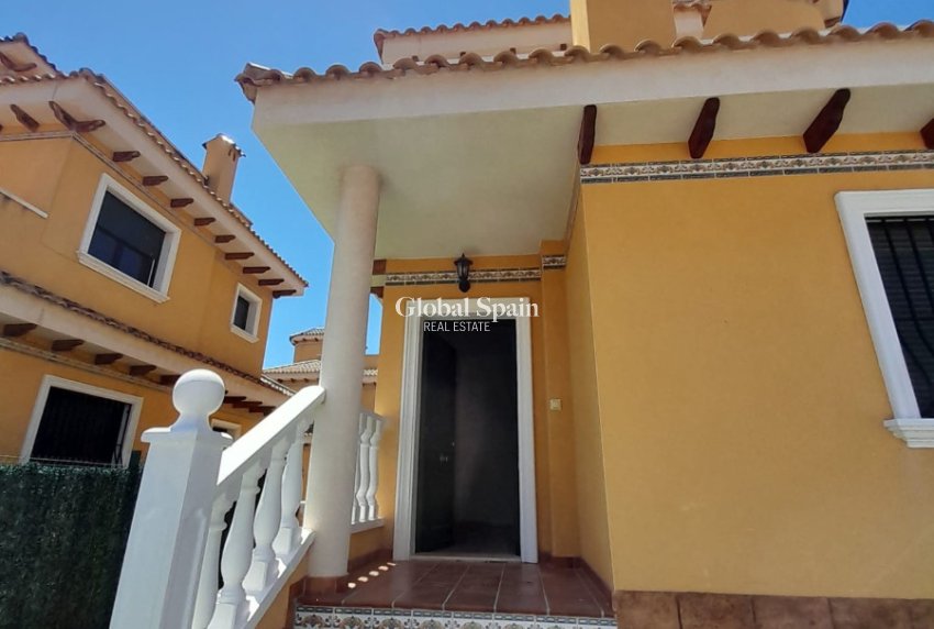 Wiederverkauf - VILLA -
CIUDAD QUESADA