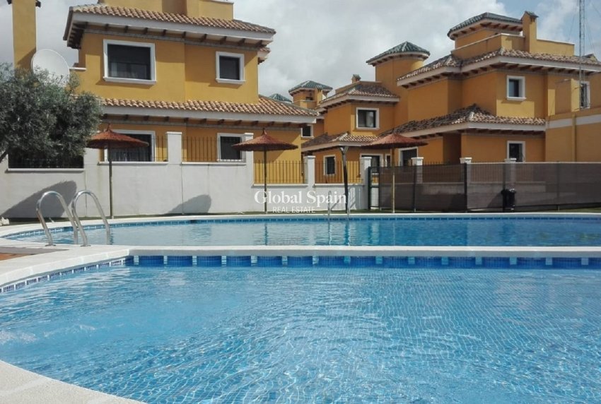 Wiederverkauf - VILLA -
CIUDAD QUESADA