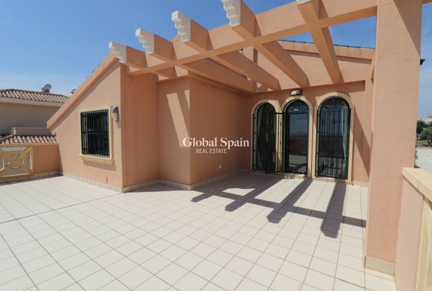 Wiederverkauf - VILLA -
CIUDAD QUESADA