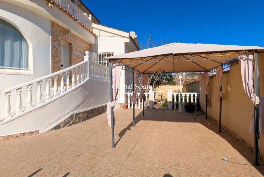 Wiederverkauf - Villa -
CIUDAD QUESADA