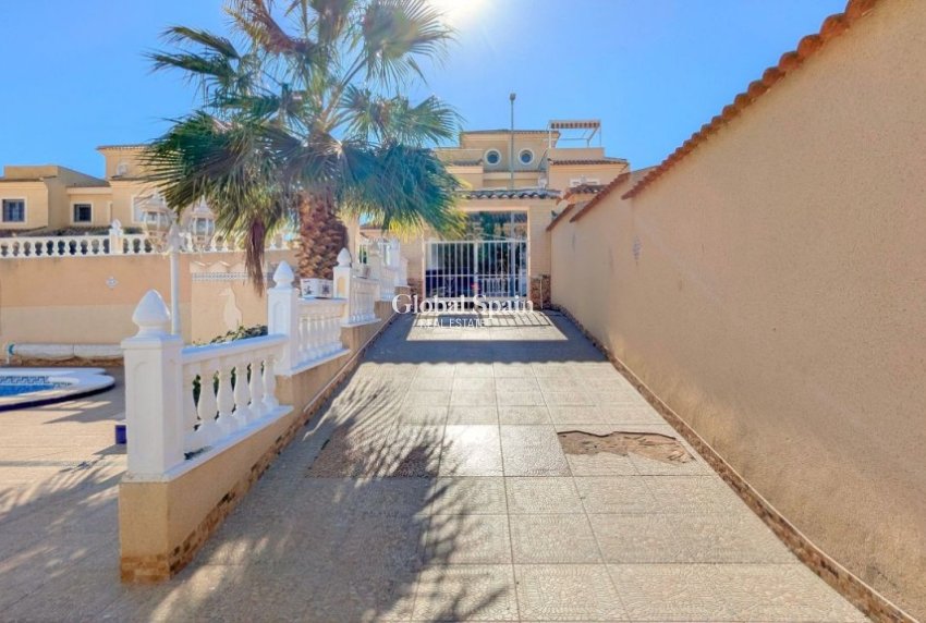 Wiederverkauf - Villa -
CIUDAD QUESADA