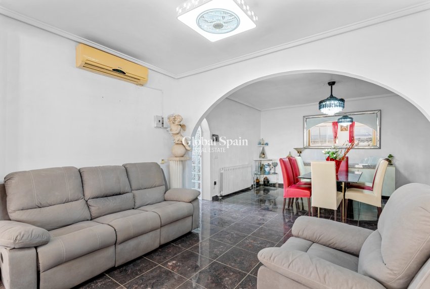 Wiederverkauf - Villa -
CIUDAD QUESADA