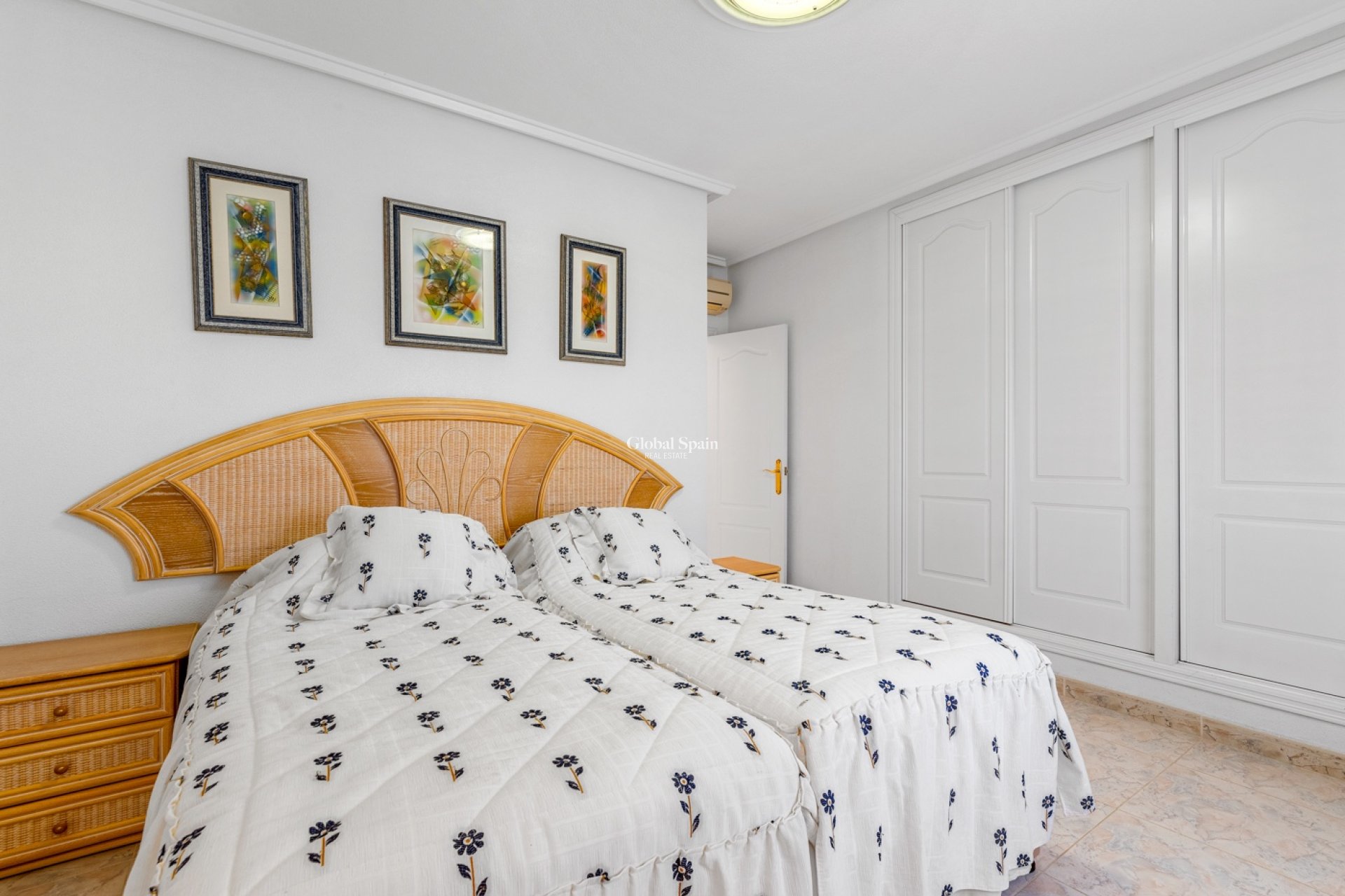 Wiederverkauf - VILLA -
CIUDAD QUESADA