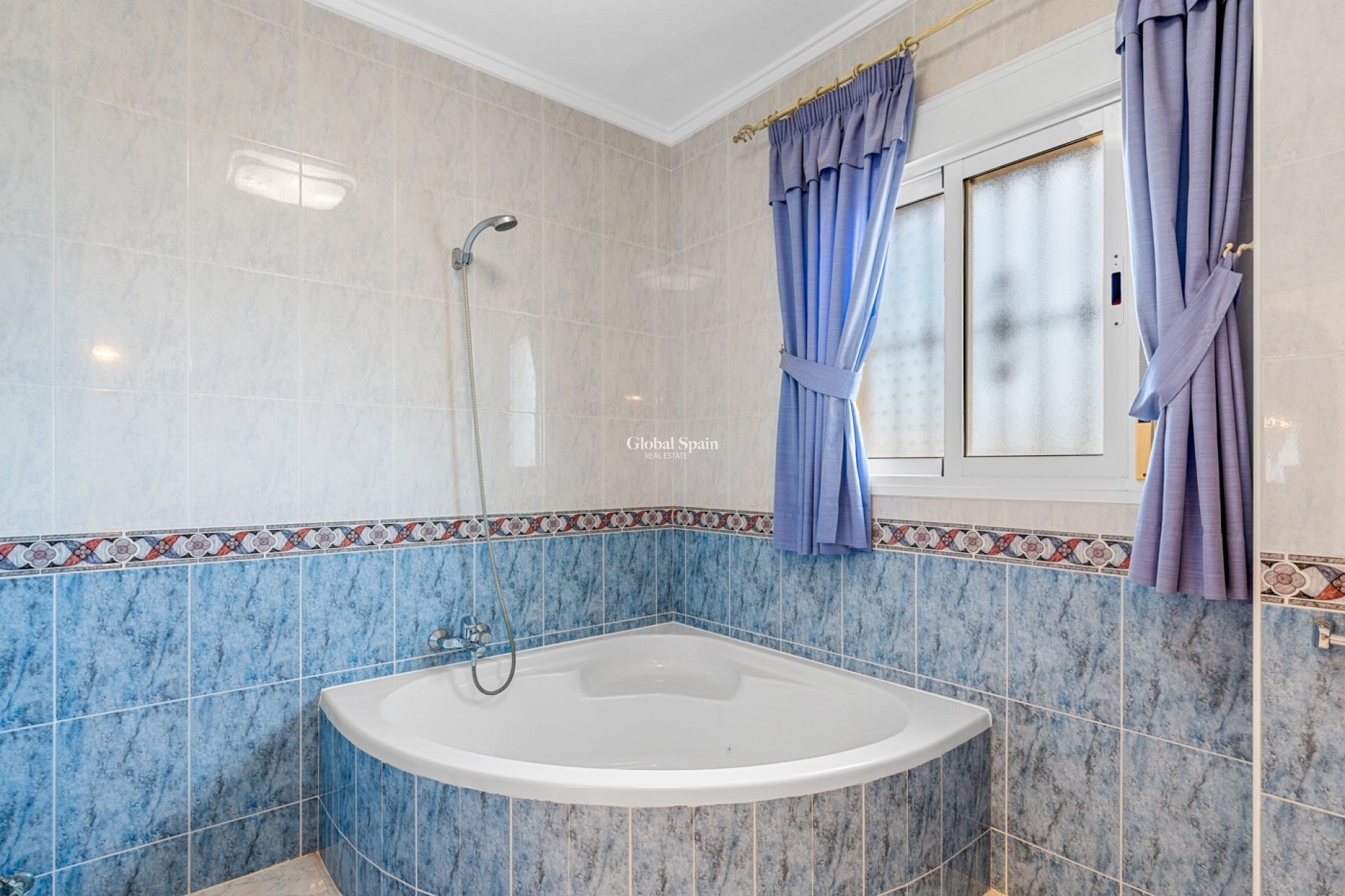 Wiederverkauf - VILLA -
CIUDAD QUESADA