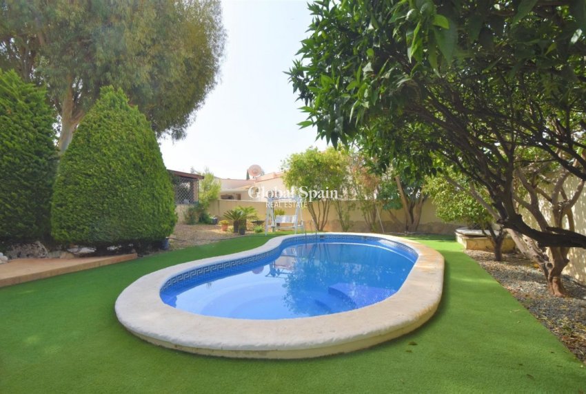 Wiederverkauf - Villa -
CIUDAD QUESADA