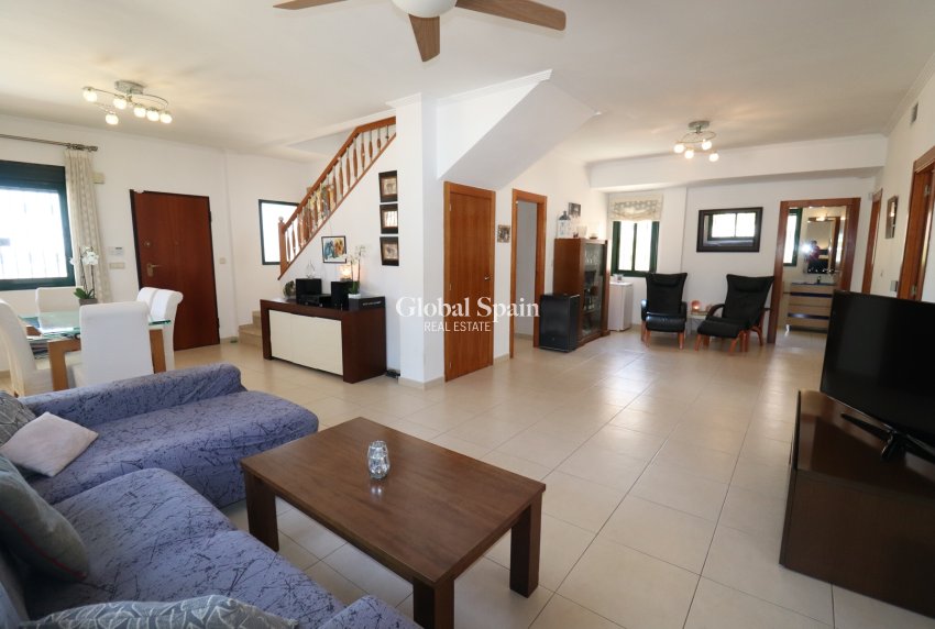 Wiederverkauf - VILLA -
CIUDAD QUESADA