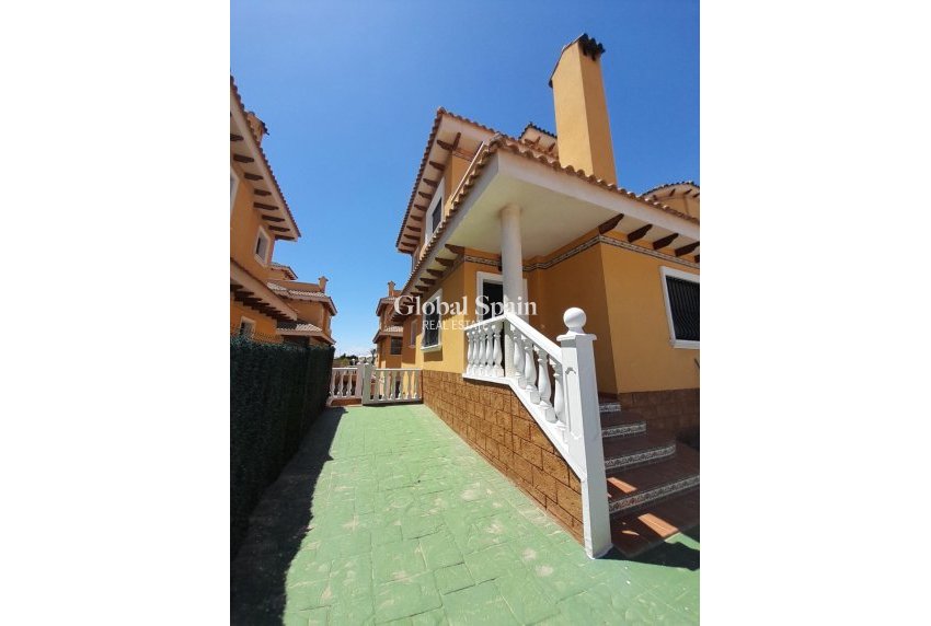 Wiederverkauf - Villa -
CIUDAD QUESADA