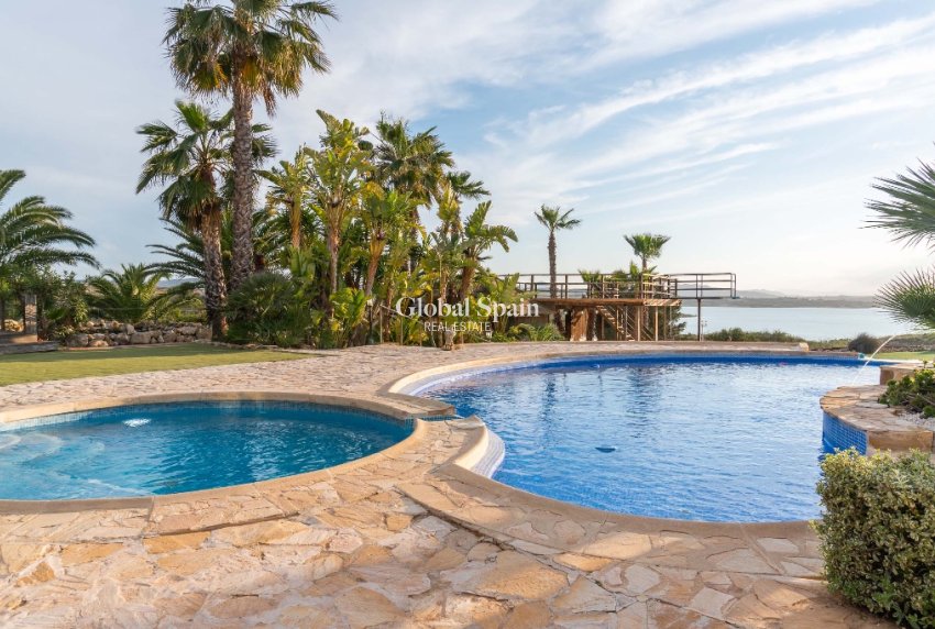 Wiederverkauf - Villa -
Costa Blanca - Orihuela Costa