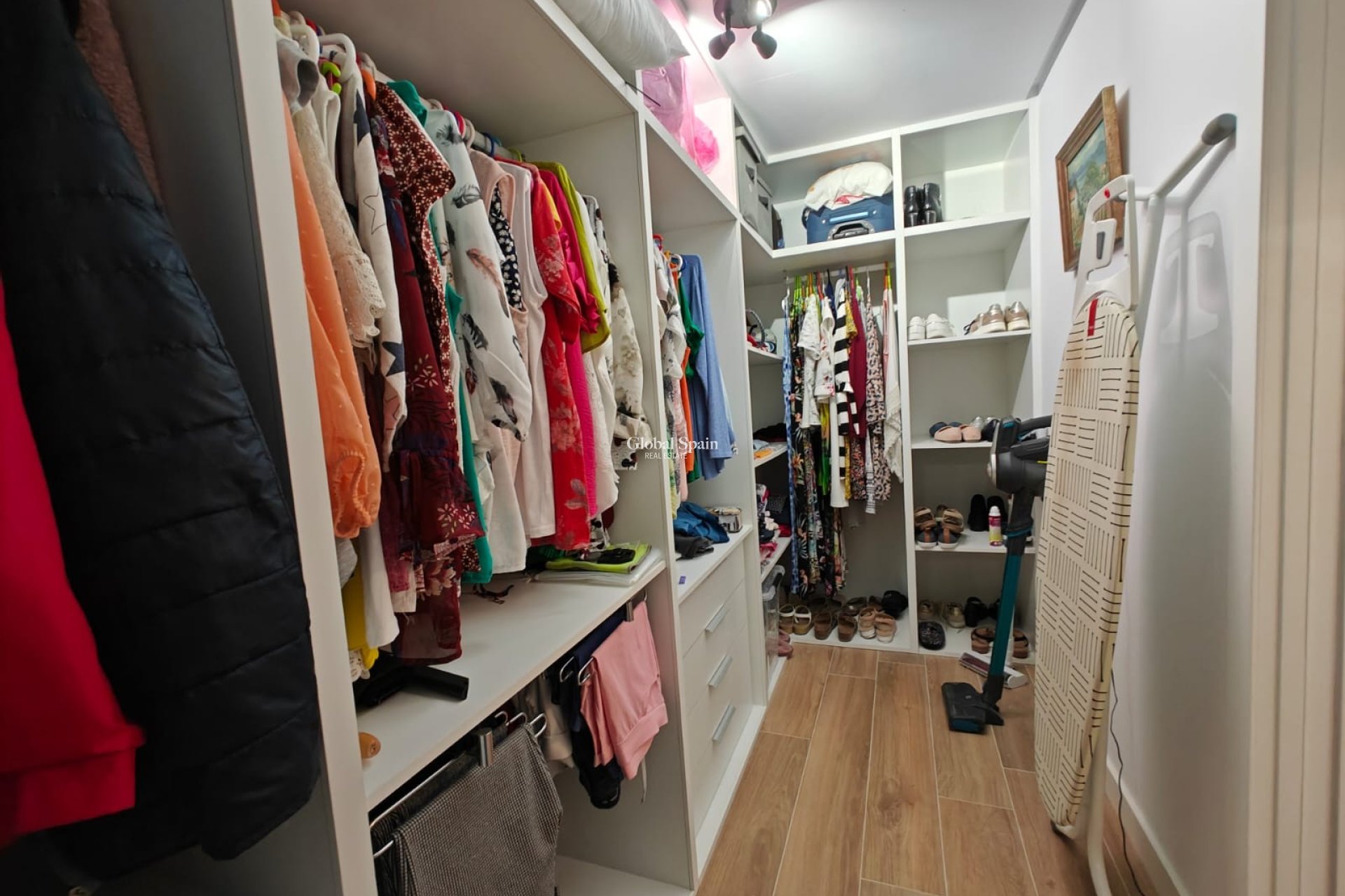 Wiederverkauf - VILLA -
COX - Cox