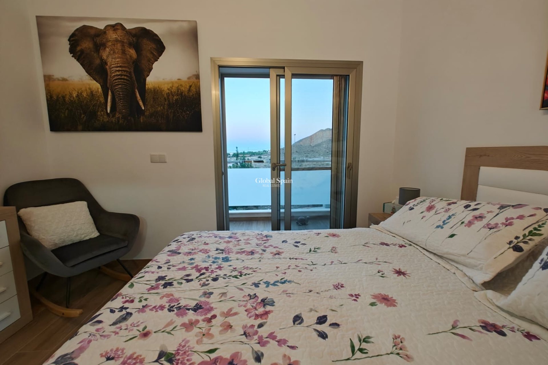 Wiederverkauf - VILLA -
COX - Cox