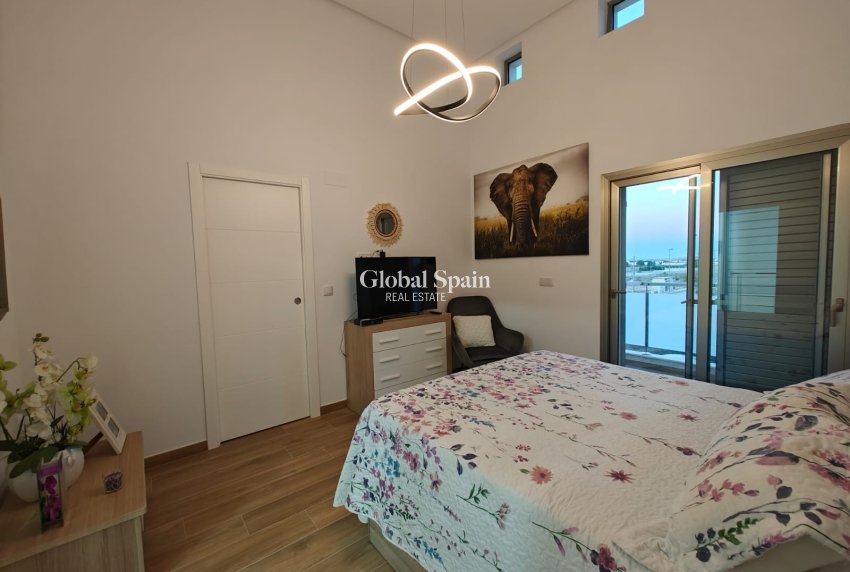 Wiederverkauf - VILLA -
COX - Cox