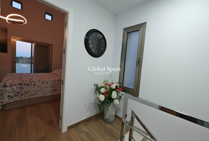 Wiederverkauf - VILLA -
COX - Cox