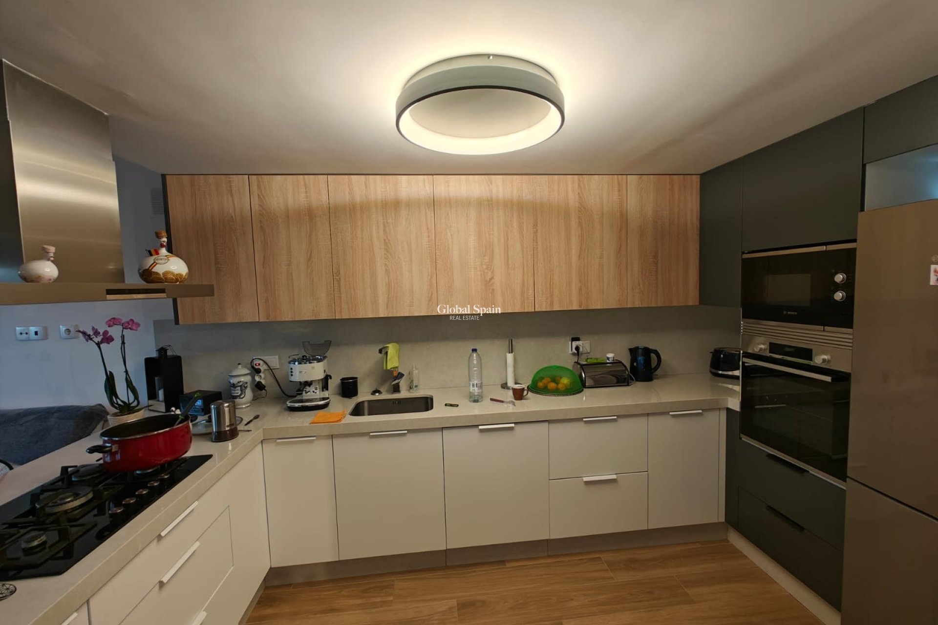 Wiederverkauf - VILLA -
COX - Cox