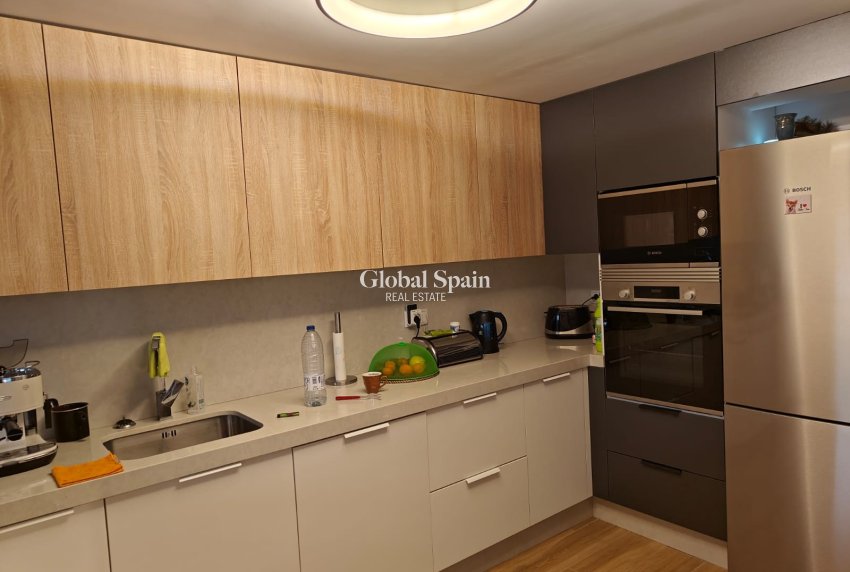 Wiederverkauf - VILLA -
COX - Cox