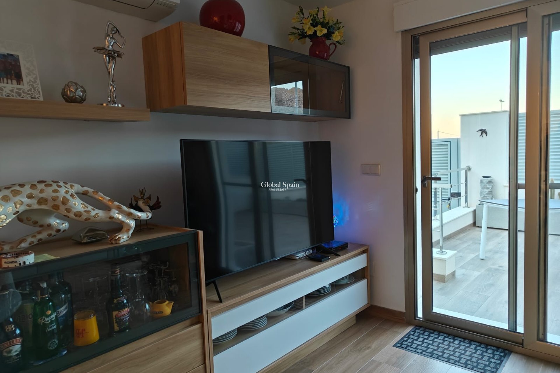 Wiederverkauf - VILLA -
COX - Cox