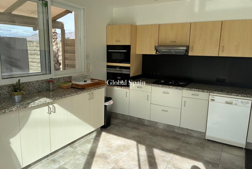 Wiederverkauf - VILLA -
CREVILLENTE - Costa Blanca