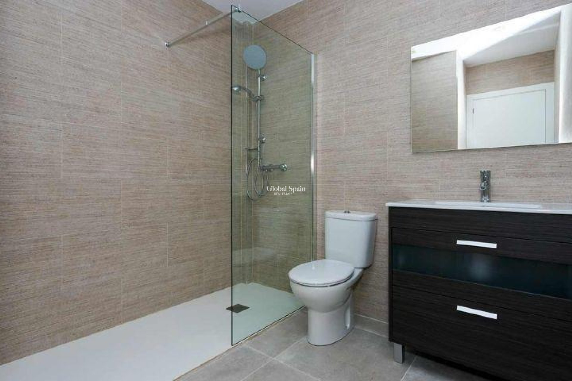 Wiederverkauf - Villa -
DAYA NUEVA - Comunidad valenciana