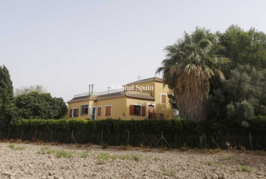 Wiederverkauf - VILLA -
DAYA NUEVA - Costa Blanca