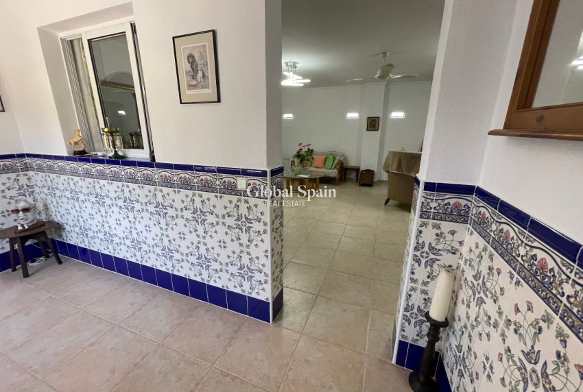 Wiederverkauf - VILLA -
DAYA NUEVA - Costa Blanca