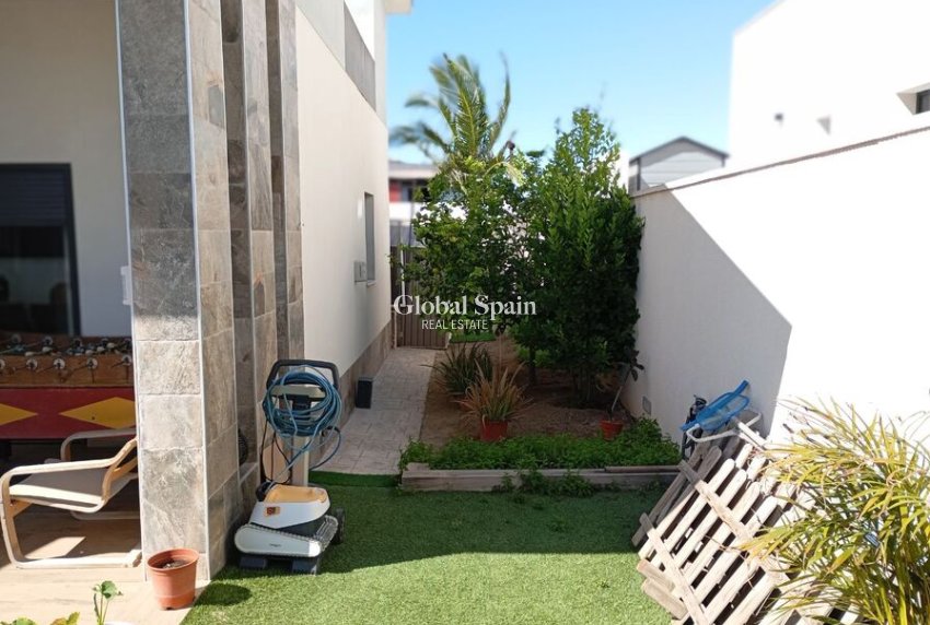 Wiederverkauf - VILLA -
DAYA NUEVA - Costa Blanca