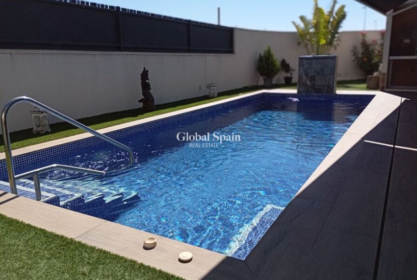 Wiederverkauf - VILLA -
DAYA NUEVA - Costa Blanca