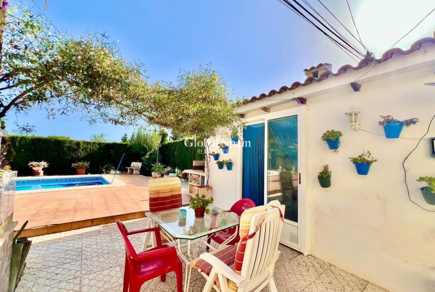 Wiederverkauf - VILLA -
DAYA VIEJA - Costa Blanca Sur