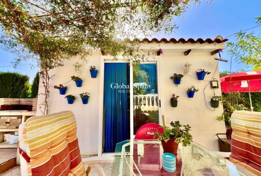 Wiederverkauf - VILLA -
DAYA VIEJA - Costa Blanca Sur