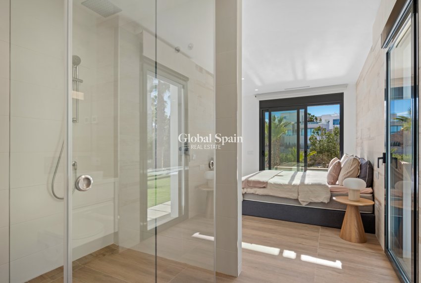 Wiederverkauf - VILLA -
DEHESA DE CAMPOAMOR - Costa Blanca