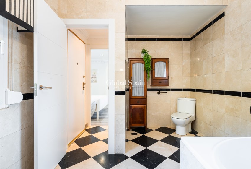 Wiederverkauf - VILLA -
DEHESA DE CAMPOAMOR - Costa Blanca