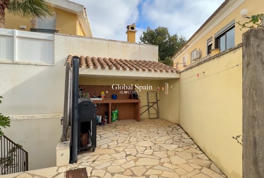 Wiederverkauf - VILLA -
DEHESA DE CAMPOAMOR - Costa Blanca